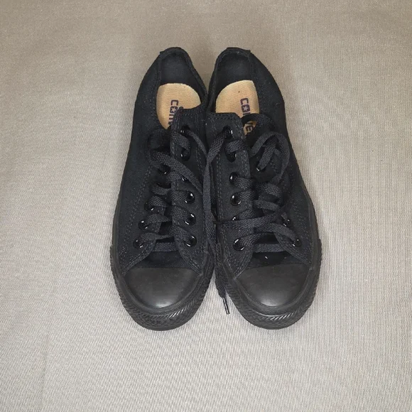 NWOT Converse Chuck Taylor All Star Low Top Sneaker - Picture 4 of 7